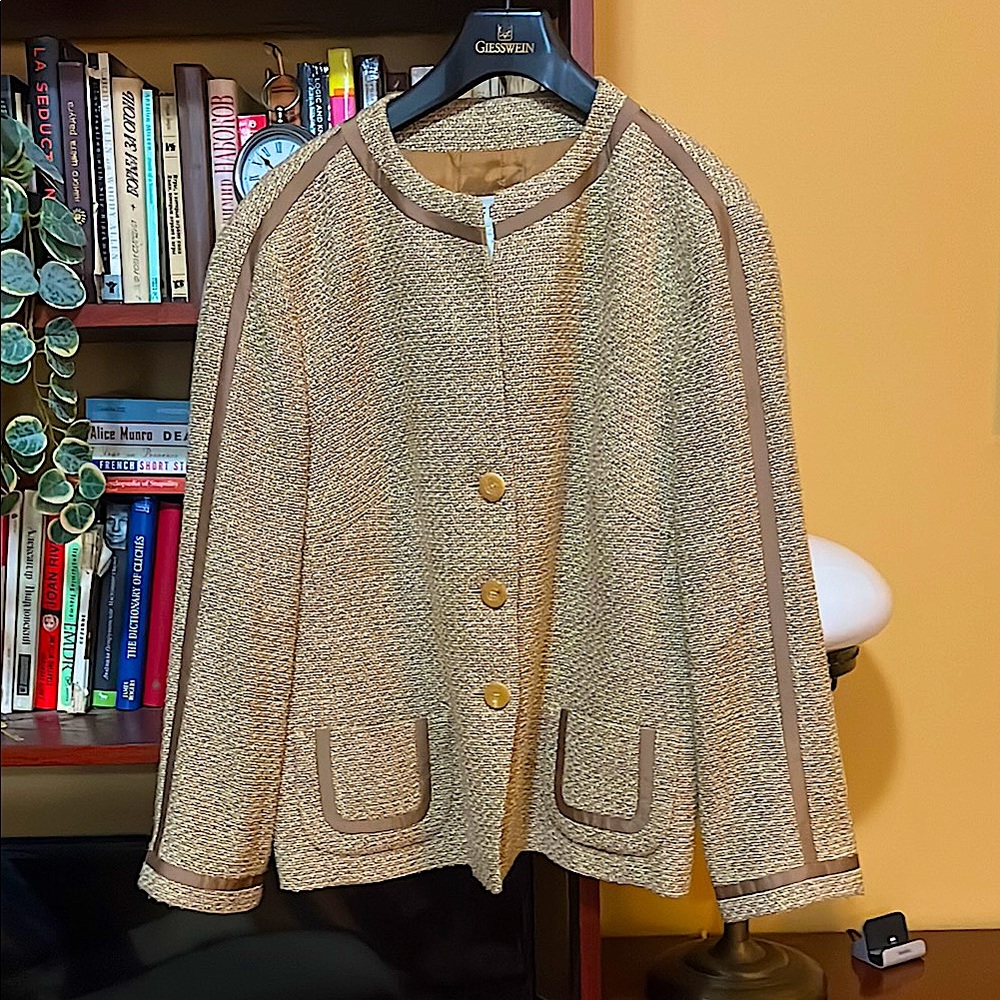 Louis Feraud Viscose/Rayon Boucle Jacket Sz 10